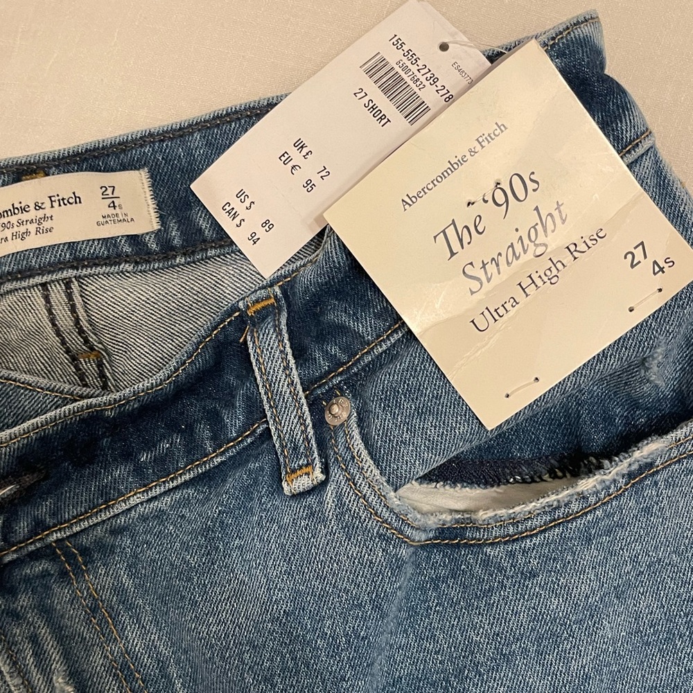 Abercrombie 90s Straight Ultra High Rise
